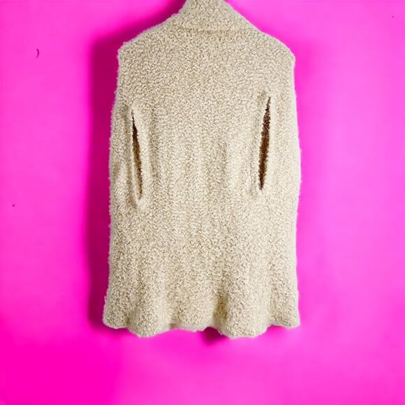 Hem & Thread Ivory White Soft Plush Vest, One Size Fits Most - Picture 4 of 11